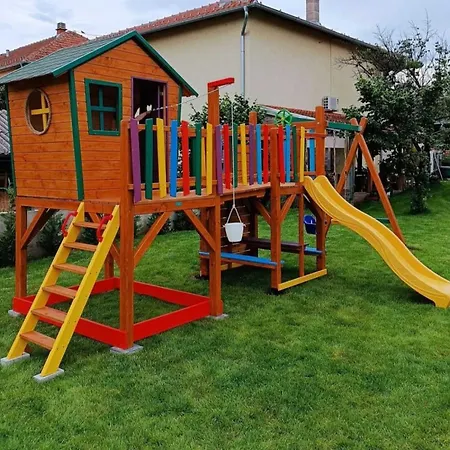 Etno Selo Straza Tatil parkı *