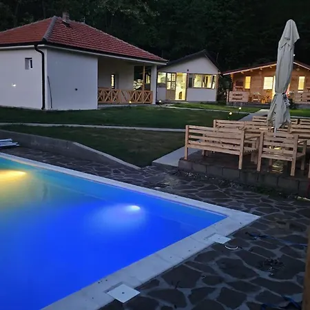 Etno Selo Straza Tatil parkı