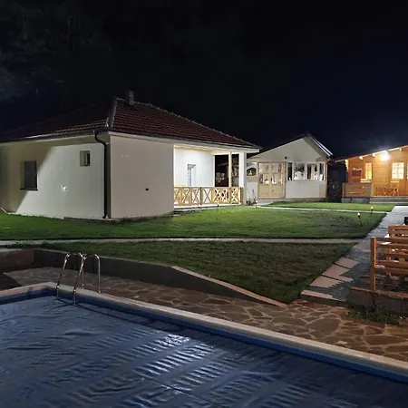 Etno Selo Straza Tatil parkı *